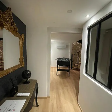 Duplex Vieux Marche Quartier Historique Wifi/parking Apartment